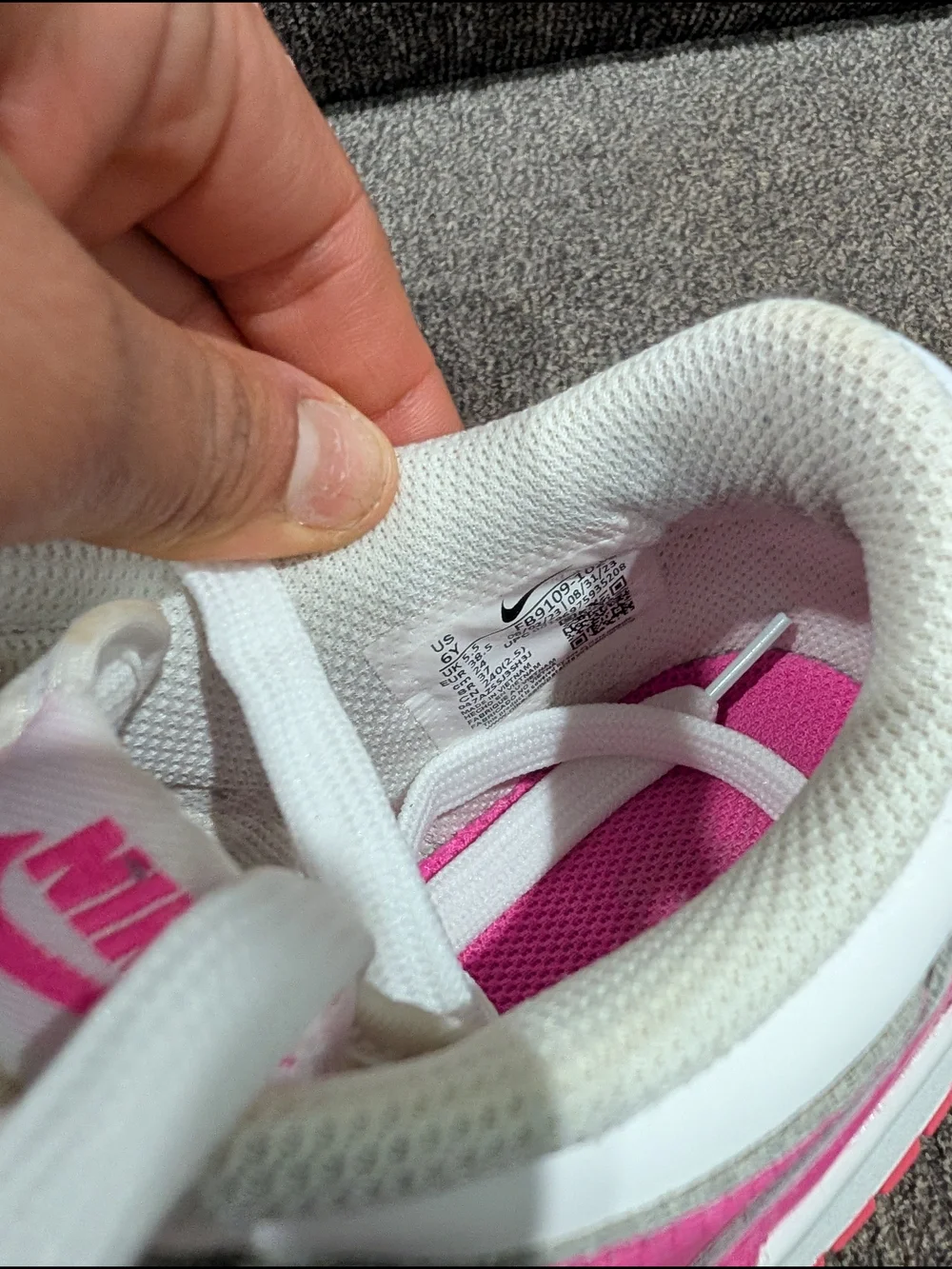 Nike Women’s Pink and White Low-Top Sneakers